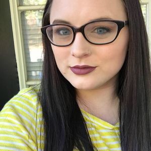 Meet your Posher, Elissa